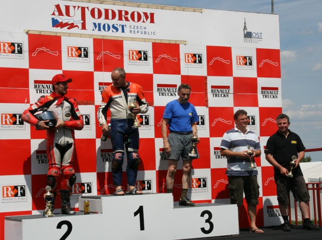 Podest 250cc Race 1 alt